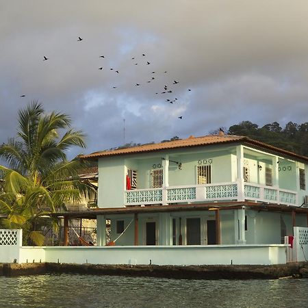 Casa Del Rayo Verde Hotelito Solidario ポルトベロ エクステリア 写真
