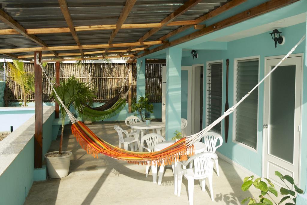 Casa Del Rayo Verde Hotelito Solidario ポルトベロ エクステリア 写真