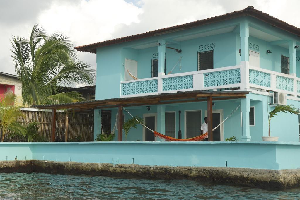 Casa Del Rayo Verde Hotelito Solidario ポルトベロ エクステリア 写真
