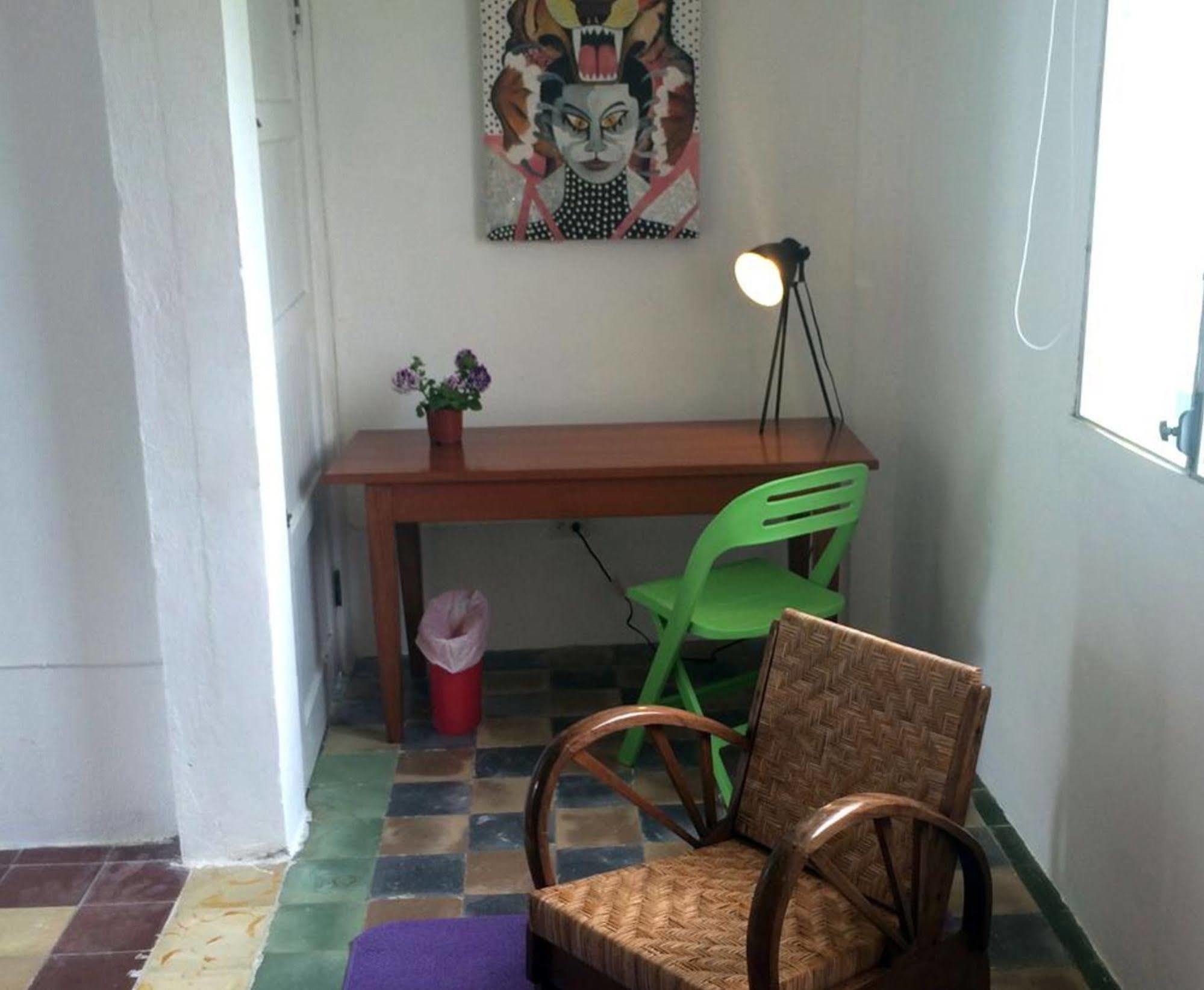 Casa Del Rayo Verde Hotelito Solidario ポルトベロ エクステリア 写真